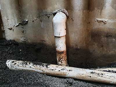 leaking-pipe.jpg